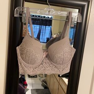 Victoria’s Secret 32DD bra